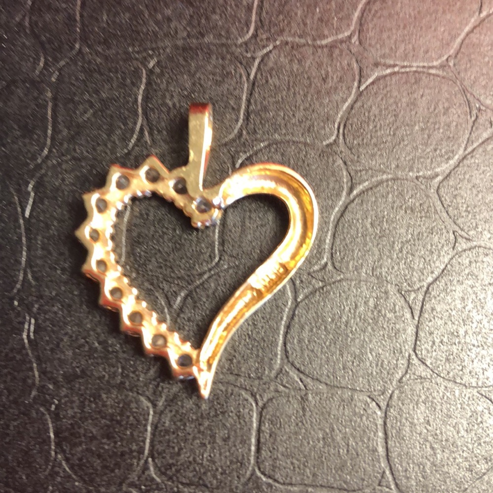 Flash sale🌺🌼Beautiful 14k gold white sapphire heart pendant - Picture 2 of 6